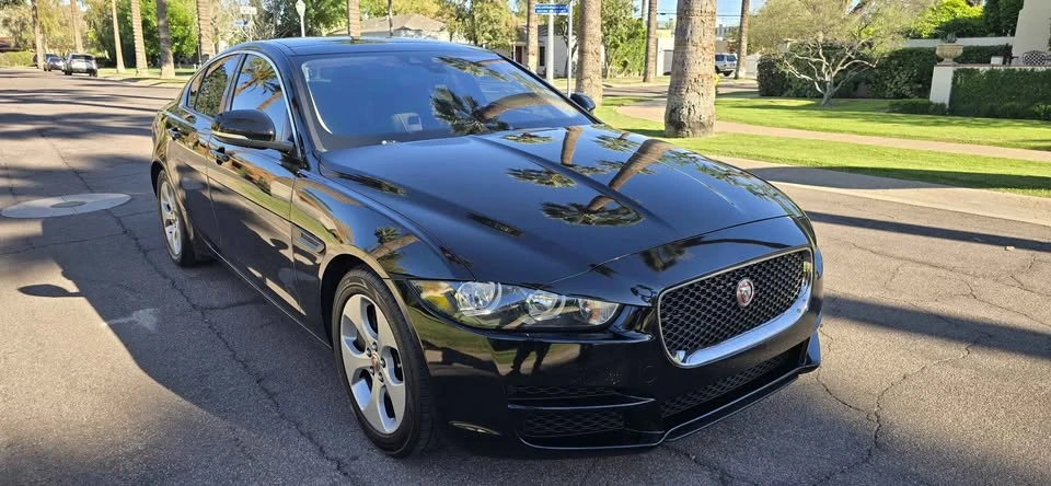 2018 Jaguar XE - Image 9 of 12