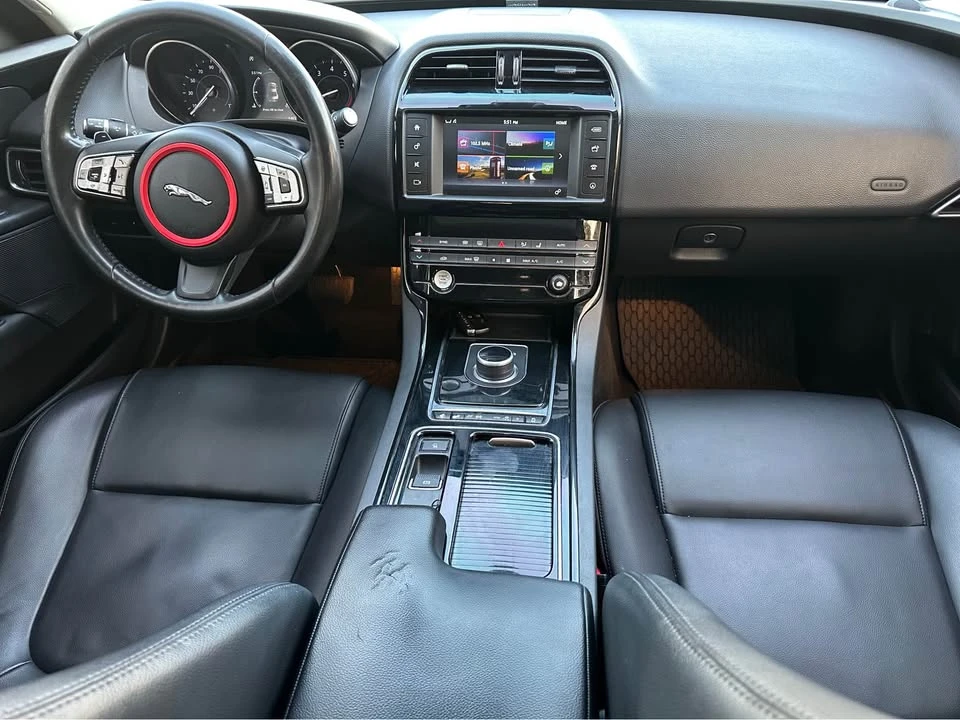 2018 Jaguar XE - Image 10 of 20