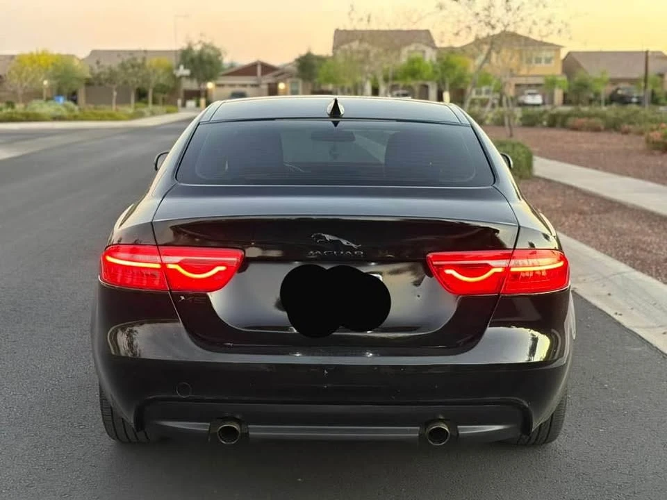 2018 Jaguar XE - Image 18 of 20