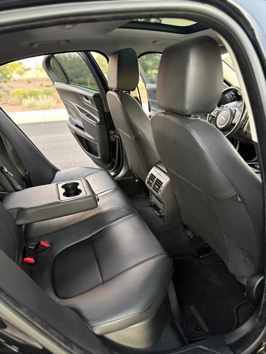 2018 Jaguar XE - Image 14 of 20