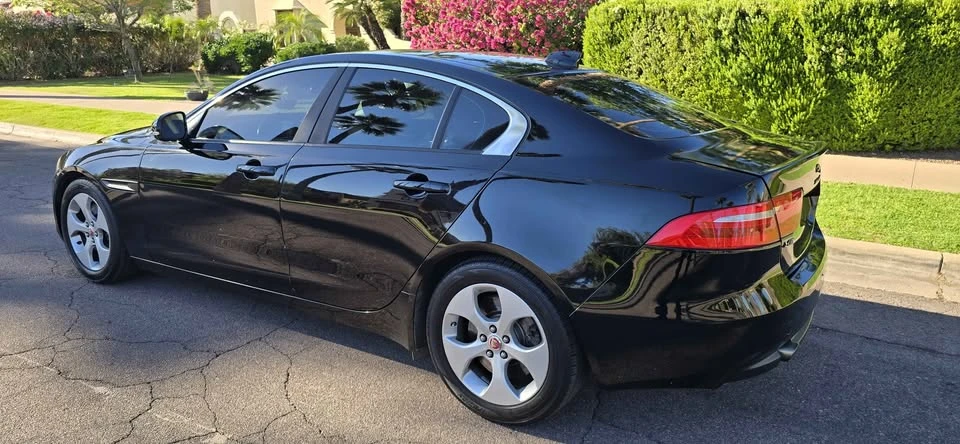 2018 Jaguar XE - Image 4 of 12