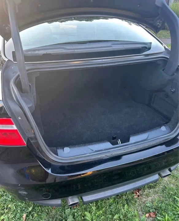 2018 Jaguar XE - Image 8 of 9
