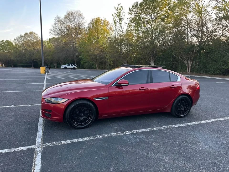 2018 Jaguar XE - Image 2 of 20