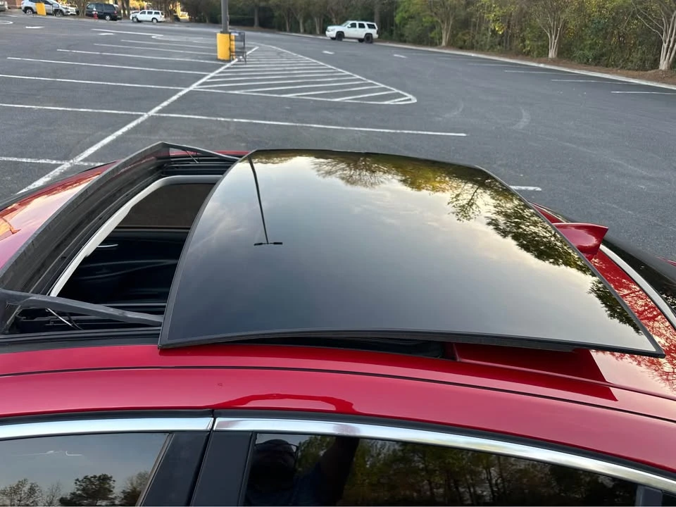 2018 Jaguar XE - Image 5 of 20