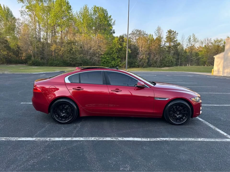 2018 Jaguar XE - Image 13 of 20