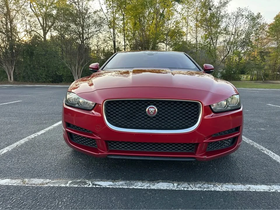 2018 Jaguar XE - Image 3 of 20