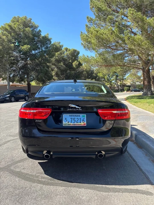 2018 Jaguar XE - Image 4 of 7