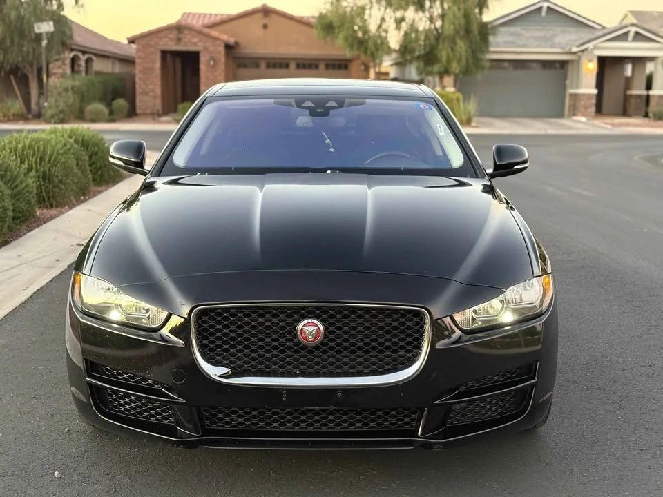 2018 Jaguar XE - Image 4 of 16