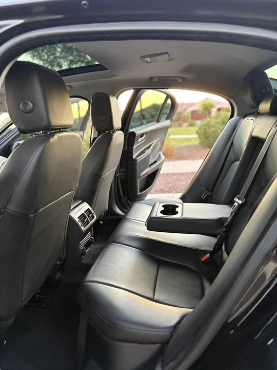 2018 Jaguar XE - Image 16 of 16
