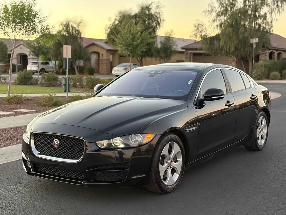 2018 Jaguar XE - Image 2 of 16