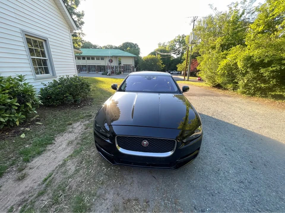 2018 Jaguar XE - Image 2 of 13