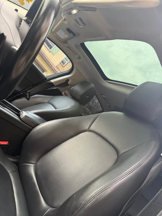 2018 Jaguar XE - Image 6 of 13
