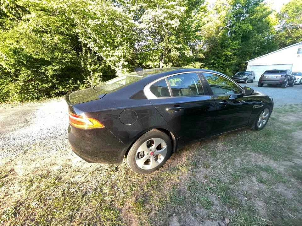 2018 Jaguar XE - Image 4 of 13