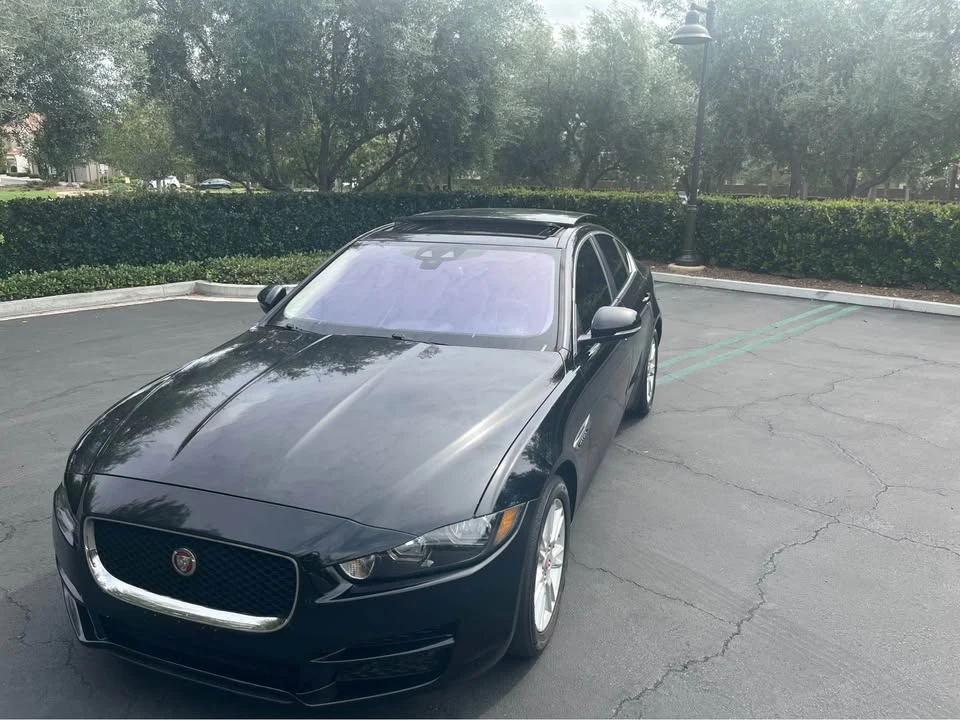 2018 Jaguar XE - Image 2 of 8