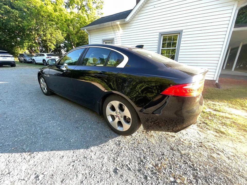 2018 Jaguar XE - Image 9 of 13