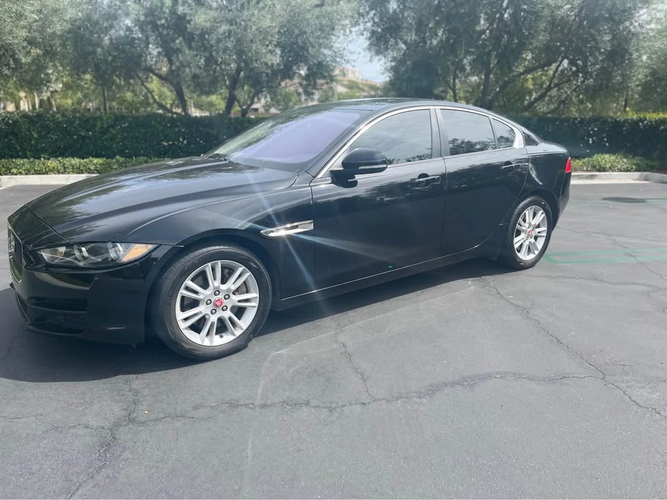 2018 Jaguar XE - Image 3 of 8