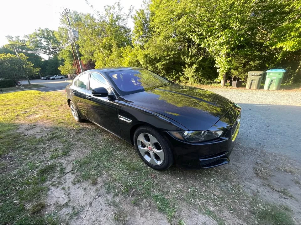 2018 Jaguar XE - Image 3 of 13