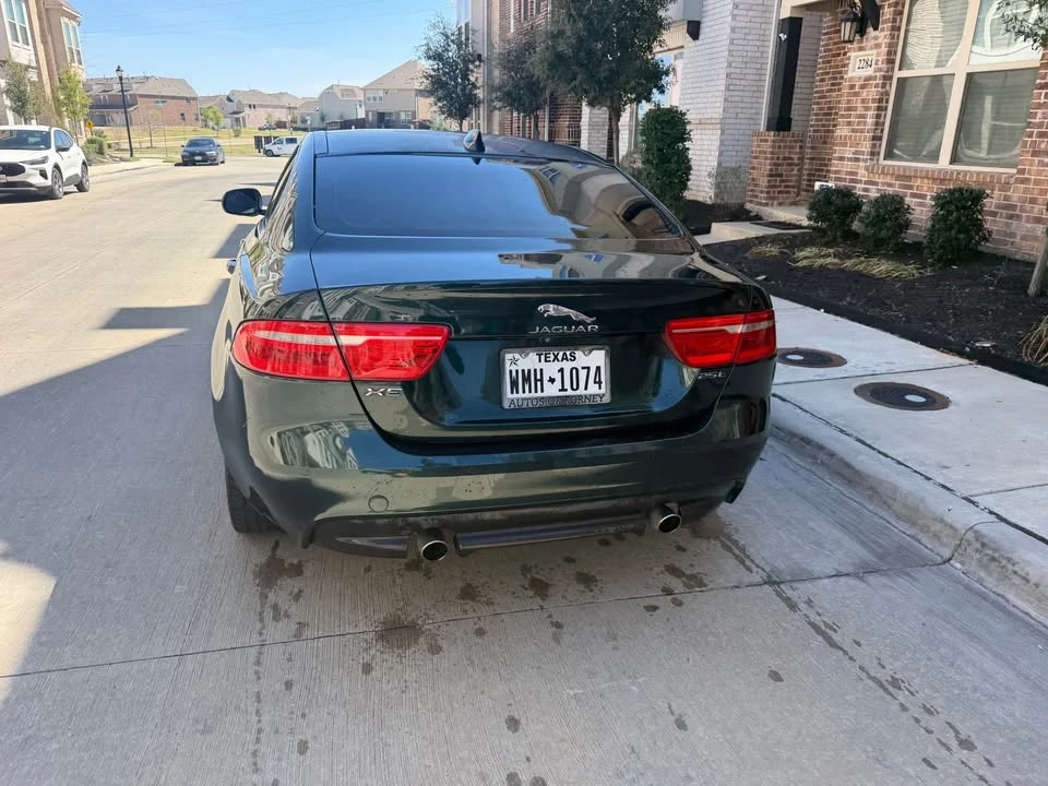 2018 Jaguar XE - Image 7 of 16