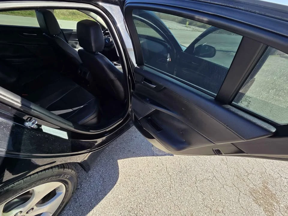 2018 Jaguar XE - Image 7 of 15