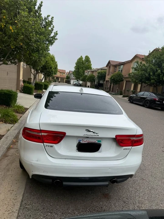 2018 Jaguar XE - Image 12 of 16