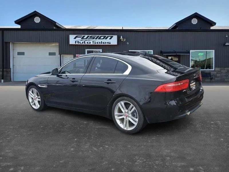 2018 Jaguar XE - Image 2 of 20