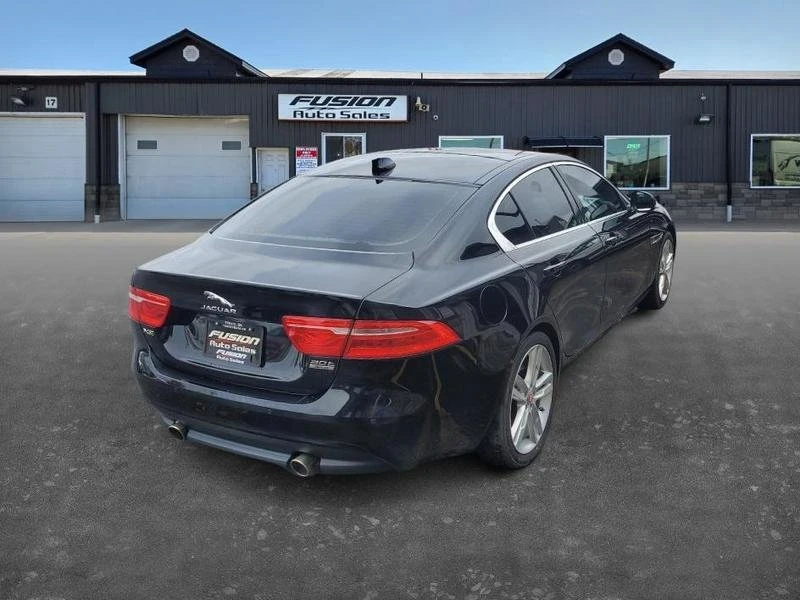 2018 Jaguar XE - Image 4 of 20