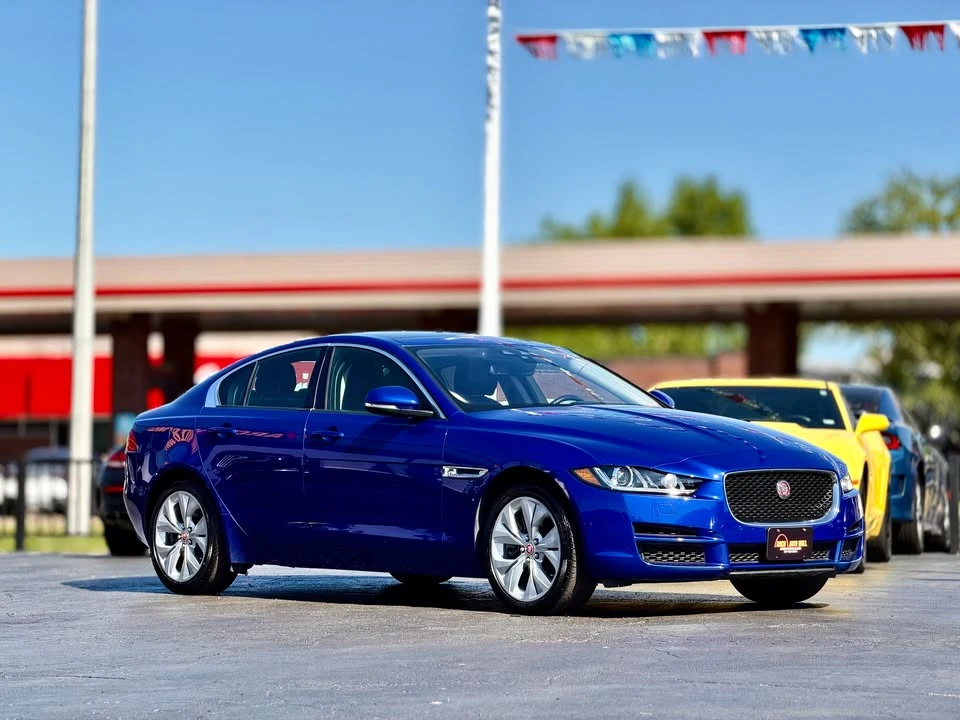 2018 Jaguar XE - Image 7 of 20