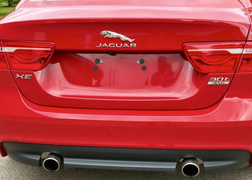 2018 Jaguar XE - Image 3 of 7
