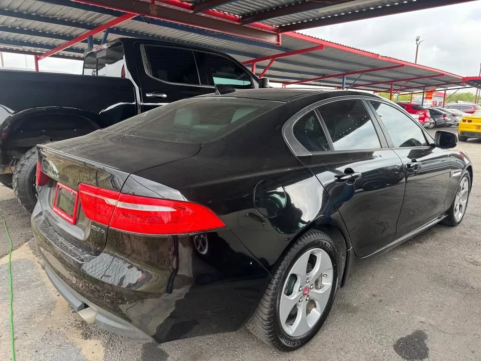 2018 Jaguar XE - Image 2 of 9