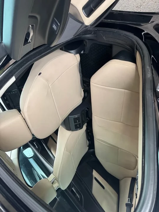 2018 Jaguar XE - Image 9 of 9