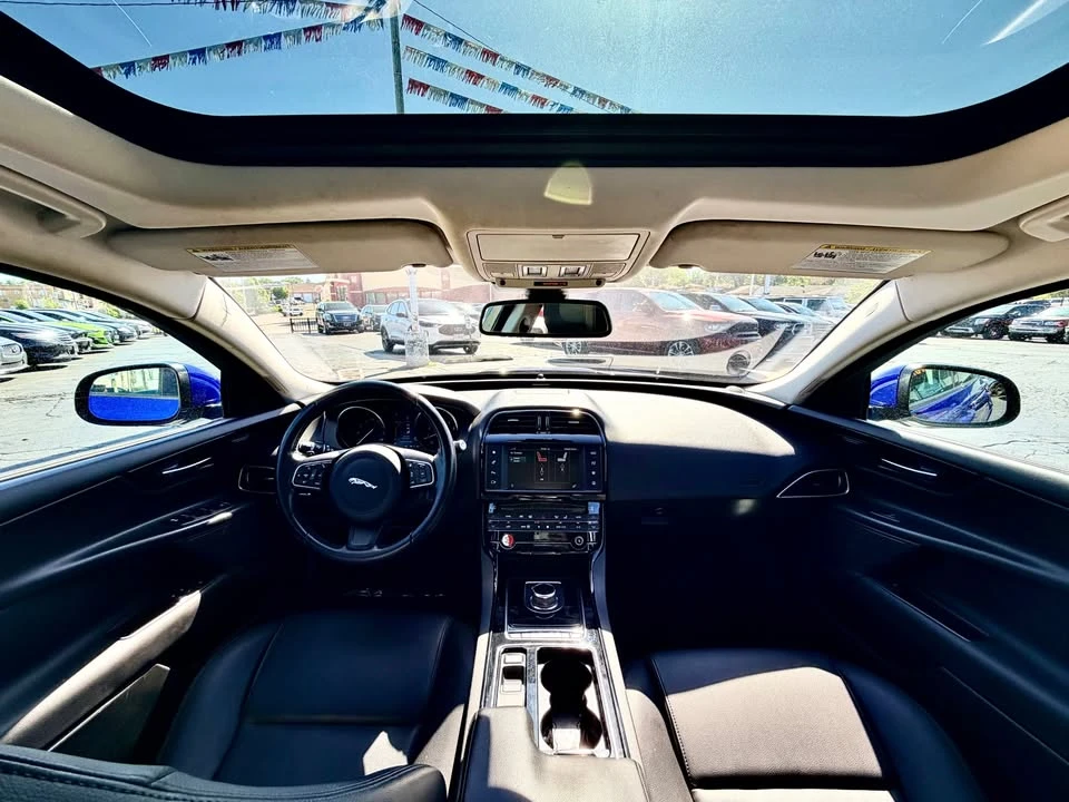 2018 Jaguar XE - Image 15 of 18
