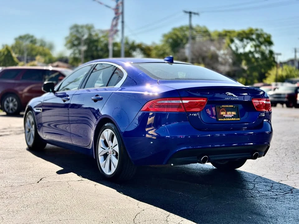 2018 Jaguar XE - Image 3 of 18