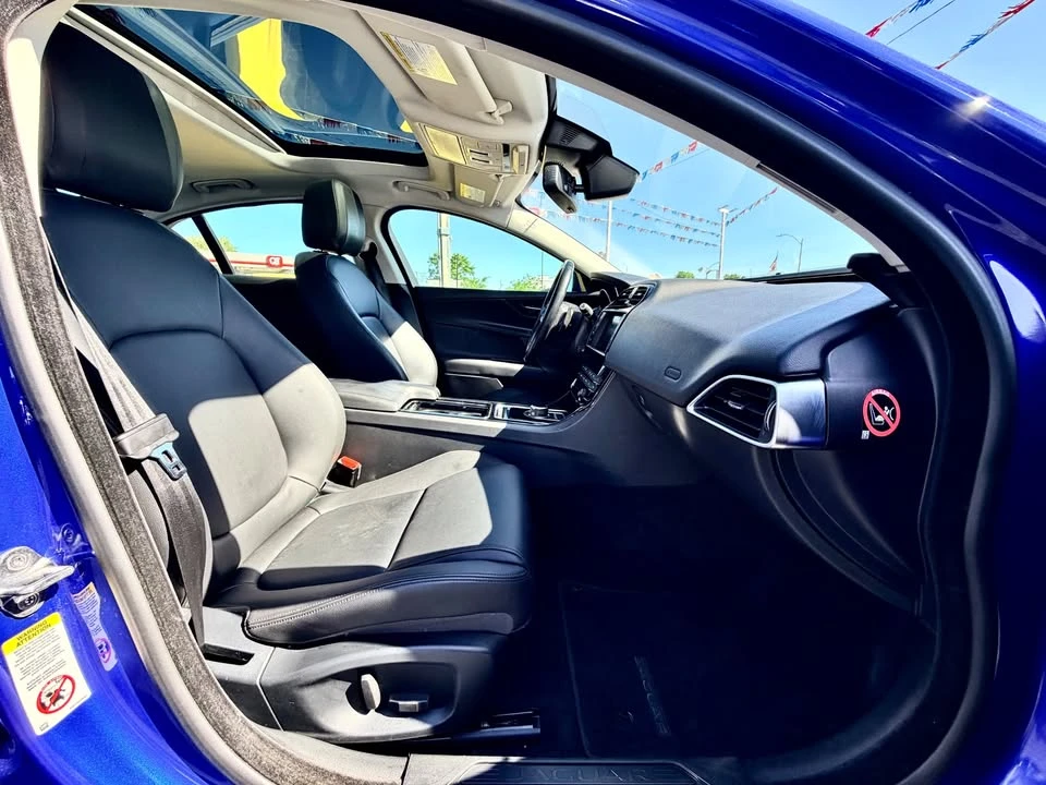 2018 Jaguar XE - Image 18 of 18