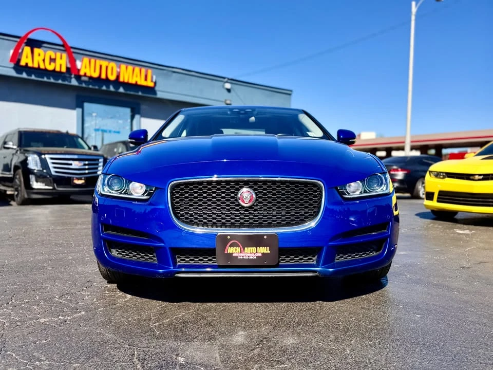 2018 Jaguar XE - Image 8 of 18