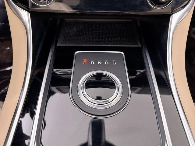 2018 Jaguar XE - Image 18 of 20