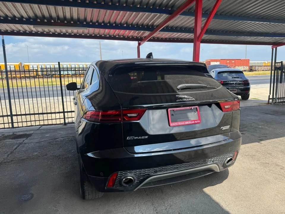 2018 Jaguar XE - Image 3 of 10