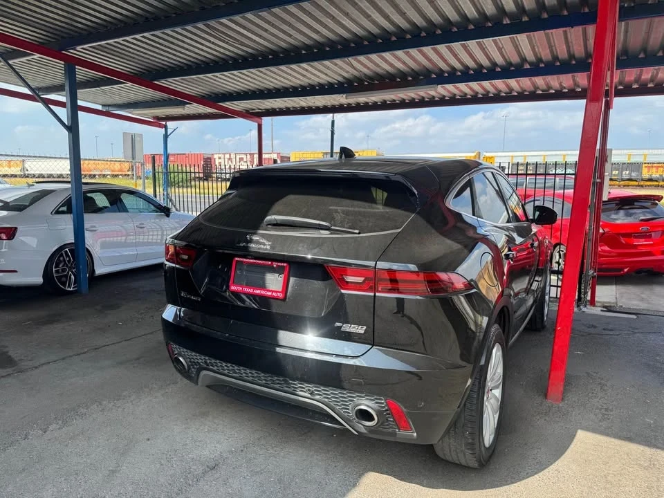2018 Jaguar XE - Image 2 of 10
