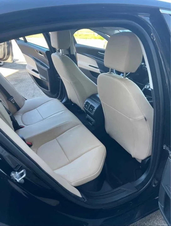 2018 Jaguar XE - Image 4 of 10