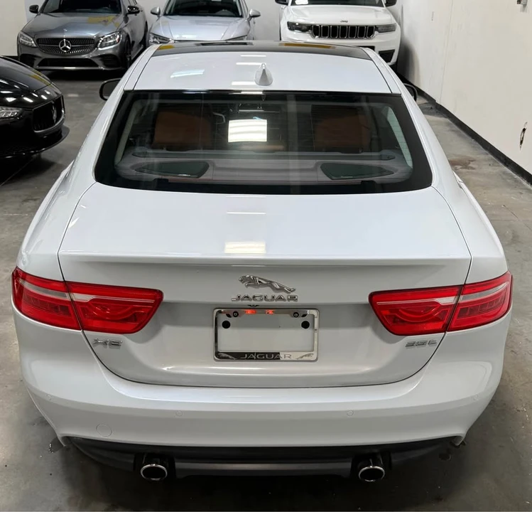 2018 Jaguar XE - Image 6 of 20