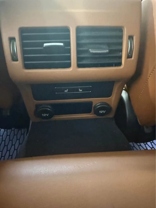 2018 Jaguar XE - Image 11 of 20
