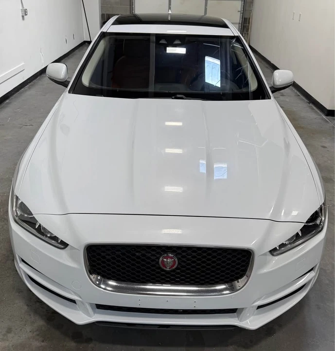 2018 Jaguar XE - Image 2 of 20