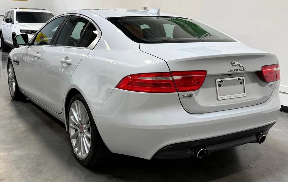 2018 Jaguar XE - Image 4 of 20