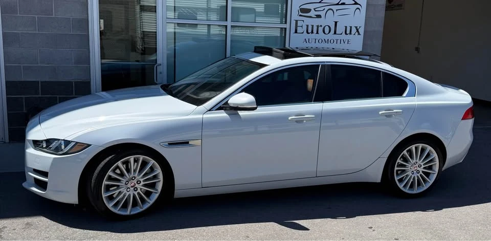 2018 Jaguar XE - Image 14 of 20