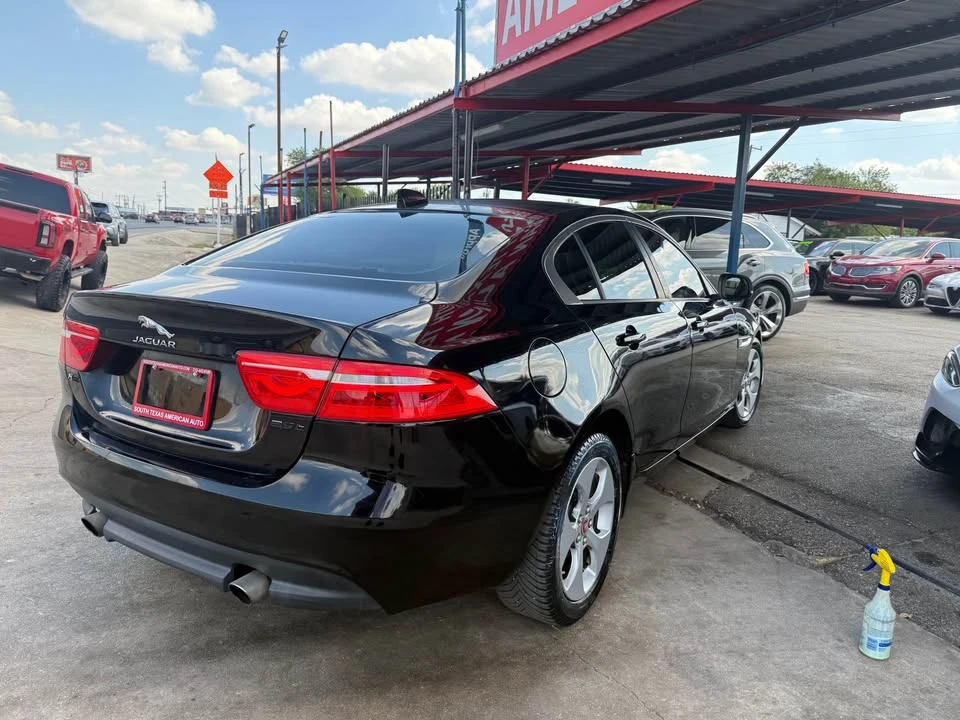 2018 Jaguar XE - Image 2 of 10