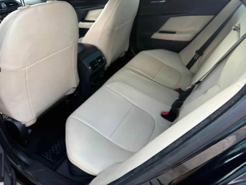 2018 Jaguar XE - Image 10 of 10