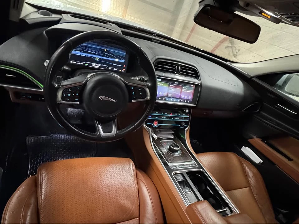 2018 Jaguar XE - Image 12 of 12