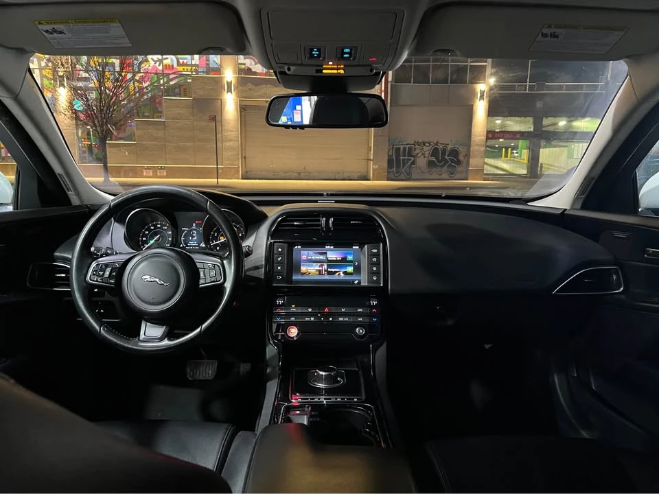 2018 Jaguar XE - Image 8 of 15