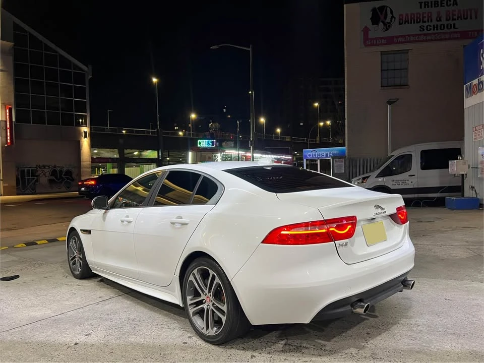 2018 Jaguar XE - Image 4 of 14