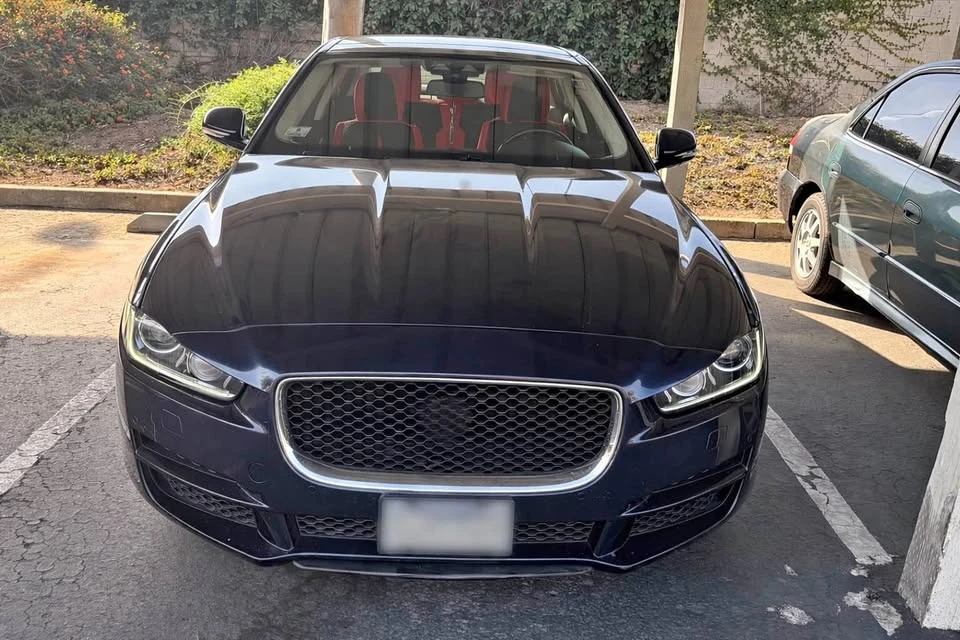 2018 Jaguar XE - Image 2 of 6