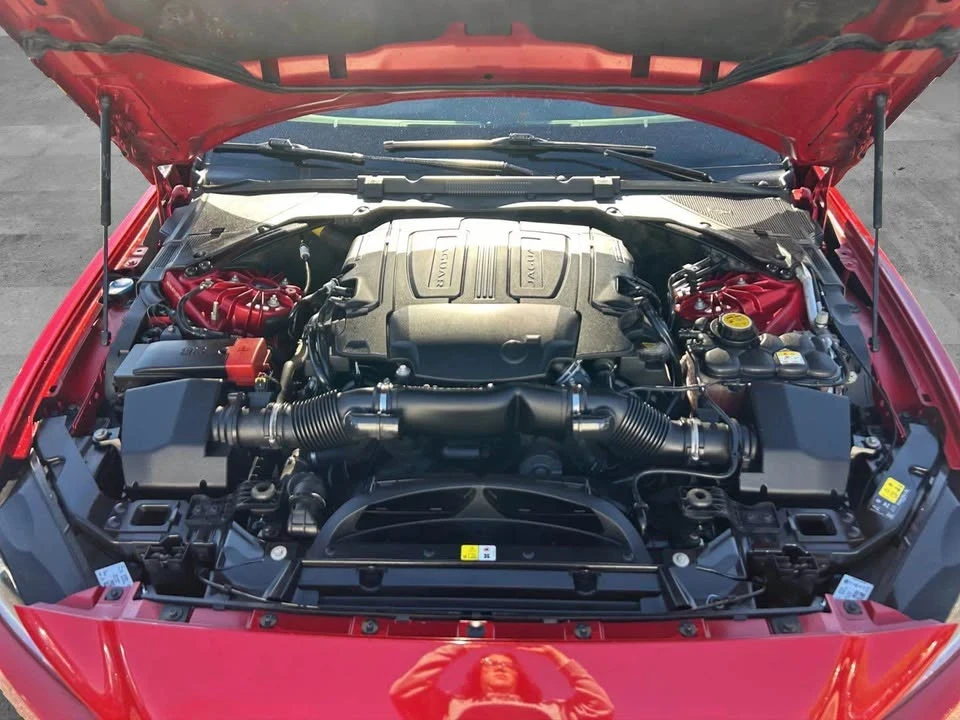 2018 Jaguar XE - Image 19 of 19